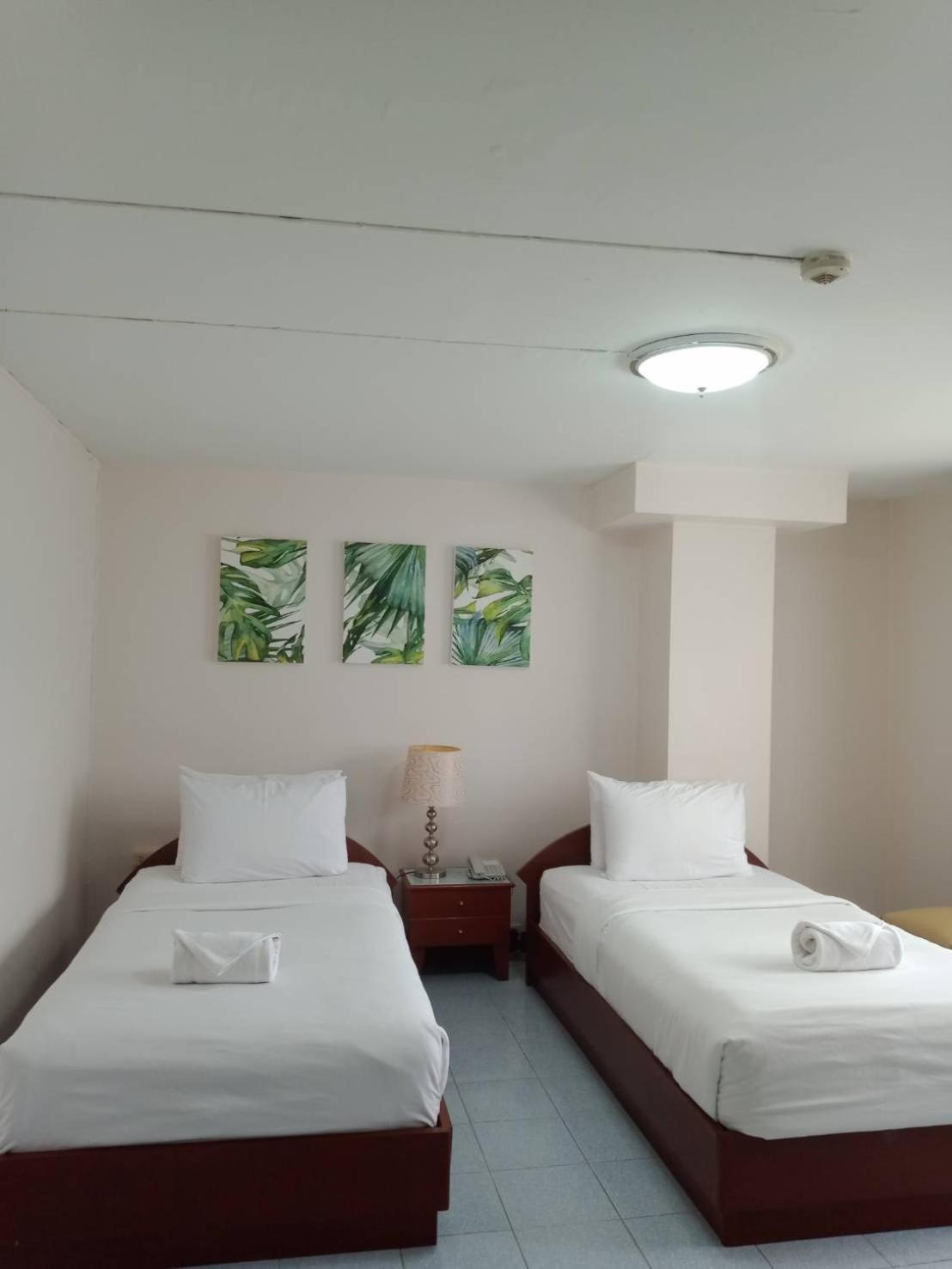 Regent Lodge לאמפאנג מראה חיצוני תמונה