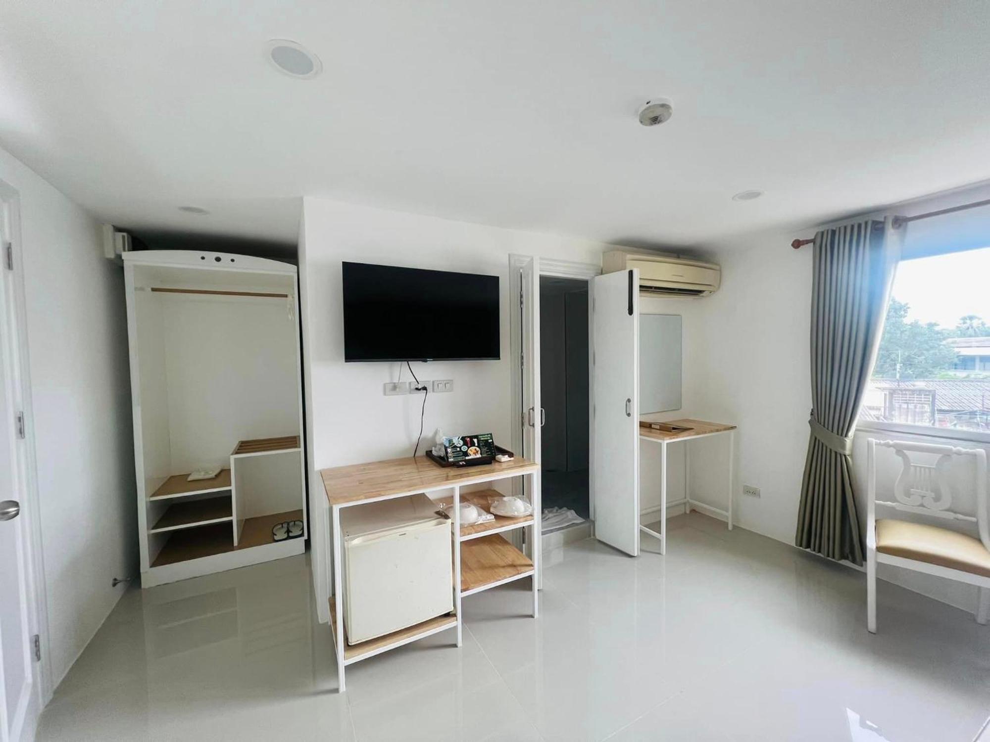 Regent Lodge לאמפאנג מראה חיצוני תמונה